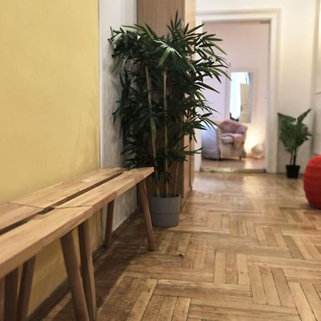 Unwind In Style W Sauna Dsgn 2Br Home Budapest Exterior foto