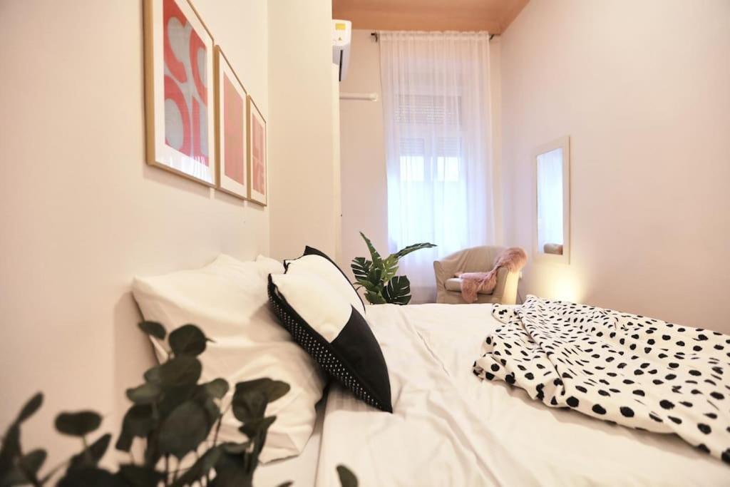 Unwind In Style W Sauna Dsgn 2Br Home Budapest Exterior foto