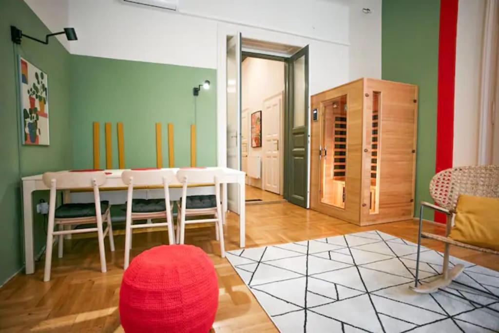 Unwind In Style W Sauna Dsgn 2Br Home Budapest Exterior foto
