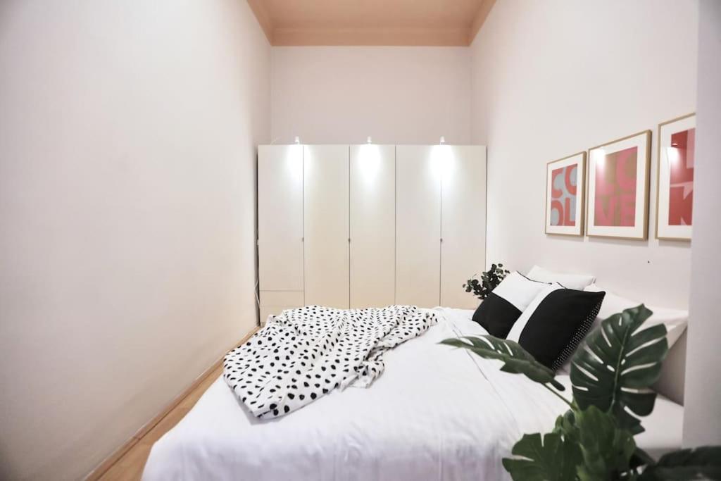 Unwind In Style W Sauna Dsgn 2Br Home Budapest Exterior foto