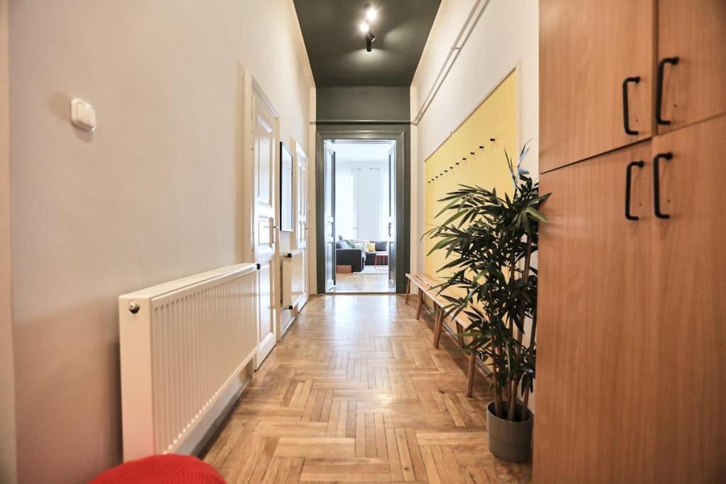 Unwind In Style W Sauna Dsgn 2Br Home Budapest Exterior foto